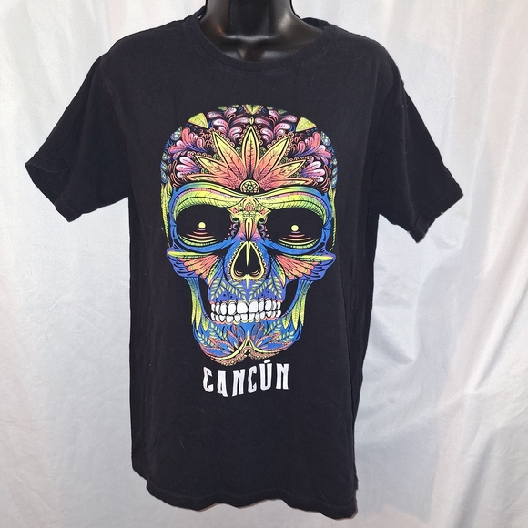 Black Short Sleeve Tee with Vibrant Skull Design - Picture 1 of 4